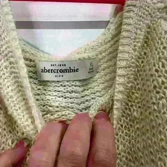 Abercrombie Kids Girls, long sleeve crop top sweater, size XL - Picture 3 of 5